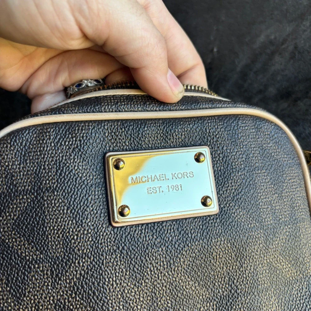 Michael Kors Monogram‎ Camera Crossbody Bag Gold Chain Beige Trim